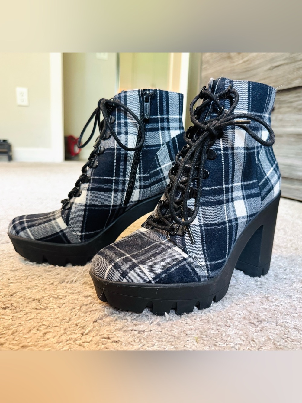 Jessica Simpson Plaid Lace-Up Platform Ankle Boots chunky booties- Black/Gray